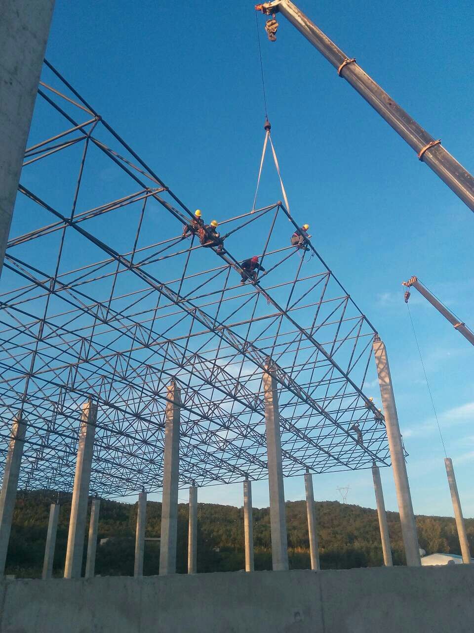 新密汪清物流园网架